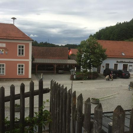 Zur Krone Wolfsegg Extérieur photo